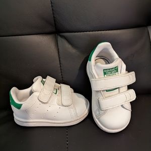 Toddler shoes size 4